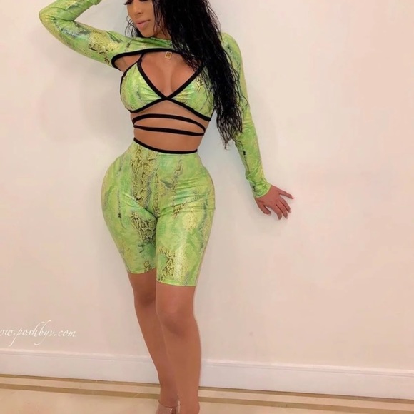 Three piece - Picture 1 of 2